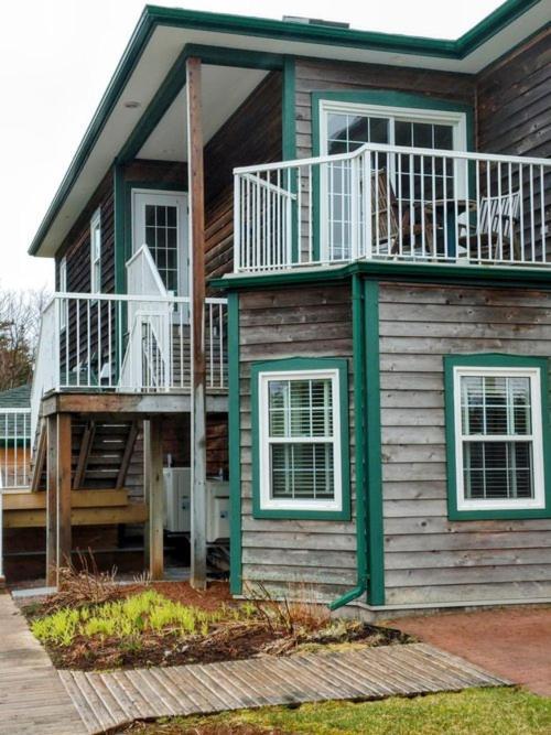 Ned'S Landing At Spry Point Hotel Little Pond Exterior photo