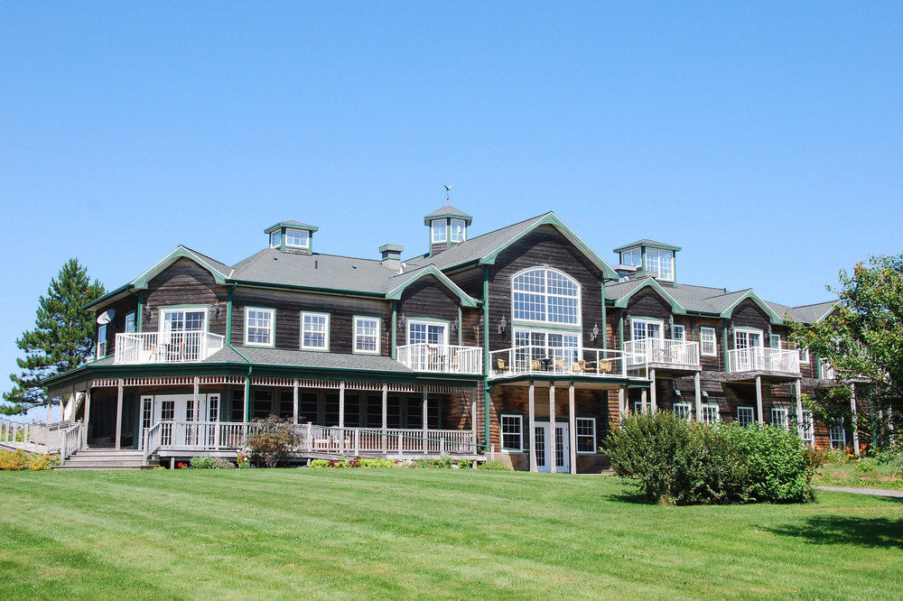 Ned'S Landing At Spry Point Hotel Little Pond Exterior photo