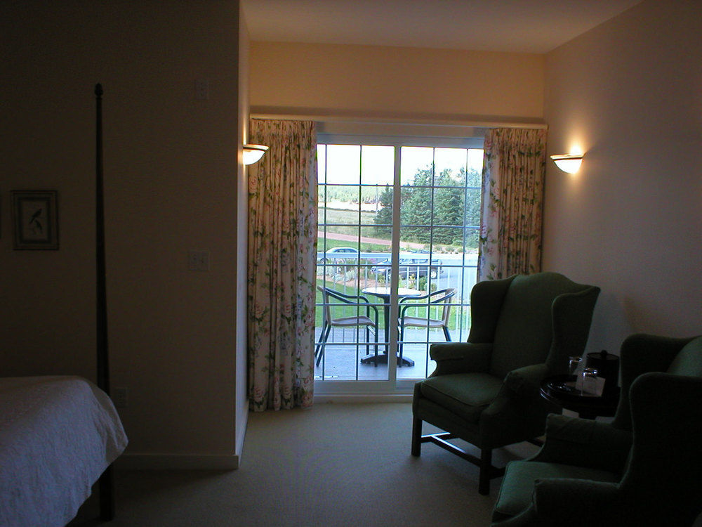 Ned'S Landing At Spry Point Hotel Little Pond Exterior photo