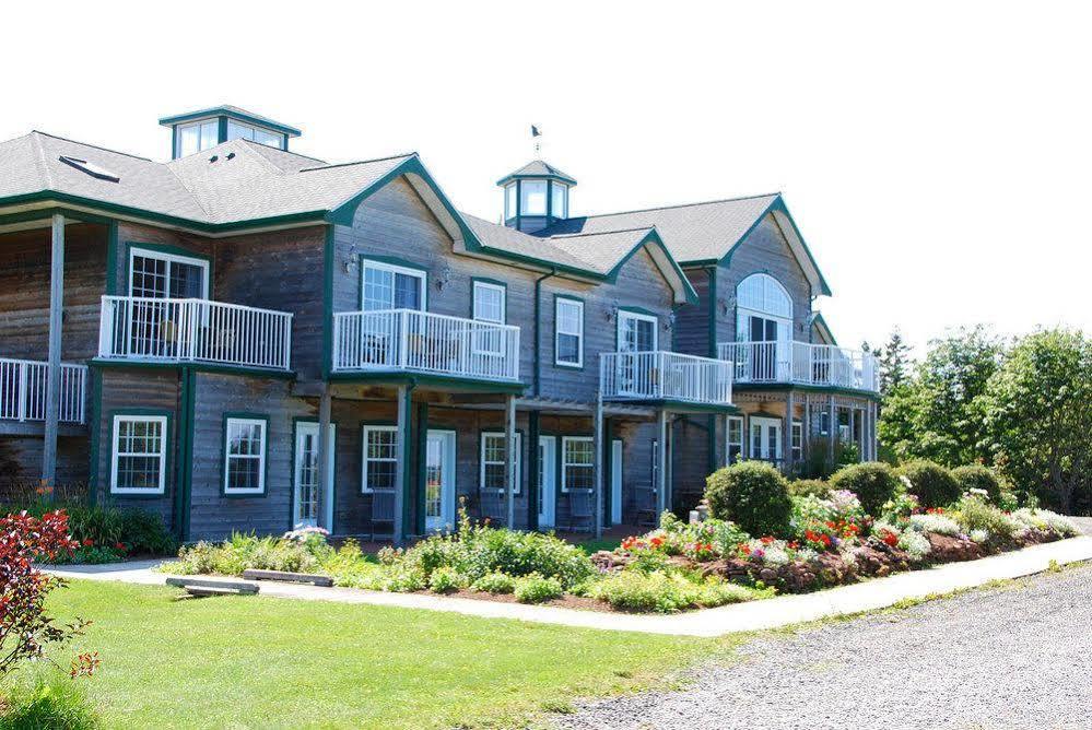 Ned'S Landing At Spry Point Hotel Little Pond Exterior photo